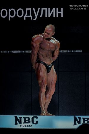 CLASSIC PHYSIQUE